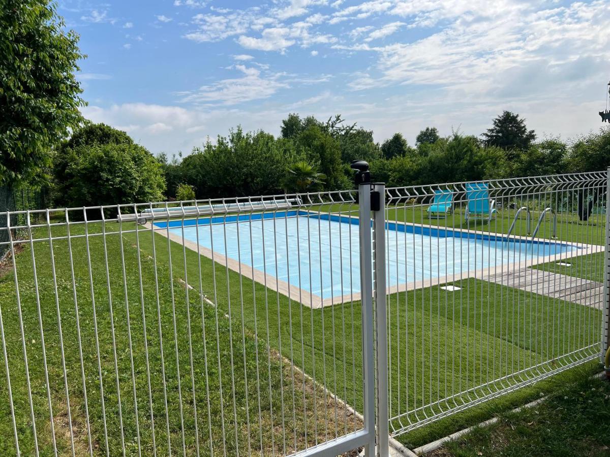 Gite De L'Ebaupin Louchy-Montfand Exterior foto